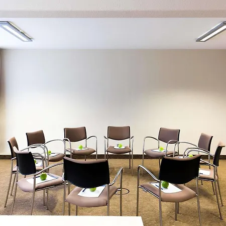 Novotel Am Messezentrum 4* נירנברג