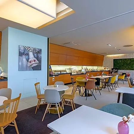 מלון Novotel Am Messezentrum